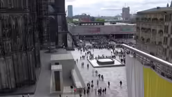 Fronleichnam in K&ouml;ln - Vor dem Gottesdienst 5 / &copy; Verena Tr&ouml;ster (DR)