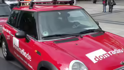 Fronleichnam in K&ouml;ln - Vor dem Gottesdienst 15 / &copy; Verena Tr&ouml;ster (DR)