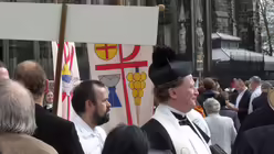 Fronleichnam in K&ouml;ln - Vor dem Gottesdienst 20 / &copy; Verena Tr&ouml;ster (DR)