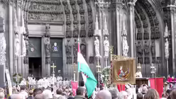 Fronleichnam in K&ouml;ln - Pontifikalamt und Prozession 8 / &copy; Verena Tr&ouml;ster (DR)