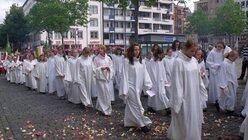 Fronleichnam in Köln - Pontifikalamt und Prozession 21 / © Verena Tröster (DR)