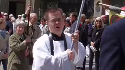 Fronleichnam in K&ouml;ln - Pontifikalamt und Prozession 29 / &copy; Verena Tr&ouml;ster (DR)