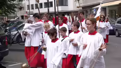 Fronleichnam in K&ouml;ln - Pontifikalamt und Prozession 43 / &copy; Verena Tr&ouml;ster (DR)