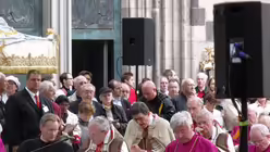 Fronleichnam in K&ouml;ln - Pontifikalamt und Prozession 46 / &copy; Verena Tr&ouml;ster (DR)