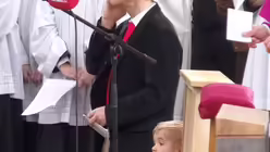 Fronleichnam in K&ouml;ln - Pontifikalamt und Prozession 68 / &copy; Verena Tr&ouml;ster (DR)