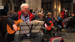 Adventmitspielkonzert mit den H&ouml;hnern und dem Kardinal 21 / &copy; Boecker