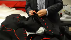 Neue Kleider f&uuml;r den Kardinal 3 (KNA)