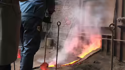 Glockenguss in einer deutschen Gie&szlig;erei / &copy; Jan Hendrik Stens (DR)