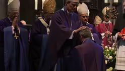 Bischofsweihe von Dominikus Schwaderlapp / &copy; Boecker