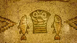 Postkartenmotiv - F&uuml;r dieses Mosaik ist die Kirche in Tabgha weltbekannt / &copy; Ralf Walter (DR)