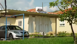 Ausl&uuml;ften unter freiem Himmel - Zehn M&ouml;nchen geh&ouml;ren zur Gemeinschaft im Kloster Tabgha / &copy; Ralf Walter (DR)