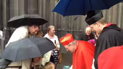 Fronleichnam 2012 - K&ouml;lner bereiten sich auf Prozession vor 4 (DR)