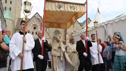 ... und auf das Allerheiligste ... / © Oliver Kelch (DR)