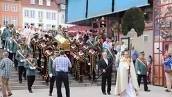Zum Abschlusssegen geht es wieder in den Dom / © Oliver Kelch (DR)
