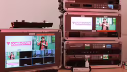 Im Hintergrund sorgen die Kollegen dafür, dass das Bild stimmt. / © Melanie Trimborn (DR)