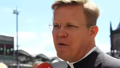 Er ist von dem Tanz begeistert.  / &copy; Melanie Trimborn (DR)