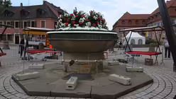 Der Domnapf vor dem Dom / &copy; Eva Pille (DR)