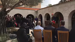 Ansprache Kardinal Woelki zur Wiederer&ouml;ffnung des Atriums / &copy; Ingo Br&uuml;ggenj&uuml;rgen (DR)