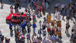 Prozession von oben (DR)