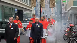 Prozession und Statio an der Minoritenkirche (DR)