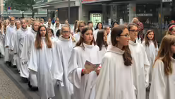 Prozession und Statio an der Minoritenkirche (DR)