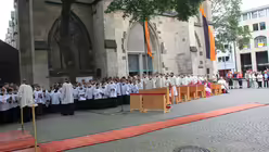 Prozession und Statio an der Minoritenkirche (DR)