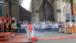 Prozession und Statio an der Minoritenkirche (DR)