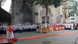 Prozession und Statio an der Minoritenkirche (DR)