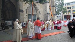 Prozession und Statio an der Minoritenkirche (DR)
