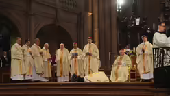 Weihe von Peter Kohlgraf zum neuen Mainzer Bischof / &copy; Bernhard Raspels (Kirchenzeitung Koeln)