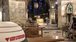 Ingo Br&uuml;ggenj&uuml;rgen ist im Aachener Dom angekommen. Das erste Ziel ist erreicht. / &copy; Ingo Br&uuml;ggenj&uuml;rgen (DR)