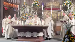 Pontifikalamt mit Bischof Bode zum Libori-Fest im Erzbistum Paderborn / &copy; Nicolas Ottersbach (DR)