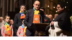 Jungfrau Catharina alias Michael Everwand mit einer Fürbitte. / © Tomasetti (DR)