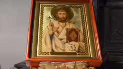 Kardinal Koch hatte im M&auml;rz der Russisch-Orthodoxen Kirchengemeinde in D&uuml;sseldorf eine Reliquie von Bischof Apollinaris &uuml;berreicht. / &copy; Tomasetti (DR)