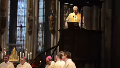 Kardinal M&uuml;ller predigt im K&ouml;lner Dom / &copy; Beatrice Tomasetti (DR)