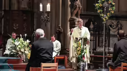 Kardinal Rainer Maria Woelki w&auml;hrend der Predigt in der Osternacht / &copy; Henning Schoon (Kirchenzeitung Koeln)