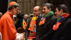 Kardinal Woelki begrüßt das Dreigestirn / © Tomasetti