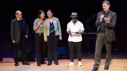 Kardinal Woelki dankt allen anwesenden Sch&uuml;lern f&uuml;r die vielen kreativen Ideen, die zusammen gekommen sind. / &copy; Tomasetti (DR)