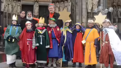 Kardinal Woelki dankt den Sternsingern f&uuml;r ihren gro&szlig;en Einsatz / &copy; Beatrice Tomasetti (DR)