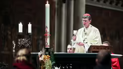 Kardinal Woelki in der Osternacht / &copy; Henning Schoon (Kirchenzeitung Koeln)