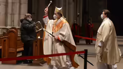 Kardinal Woelki in der Osternacht / © Beatrice Tomasetti (DR)