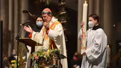 Kardinal Woelki zelebriert die Osternacht im Kölner Dom / © Beatrice Tomasetti (DR)