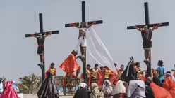 Karfreitag auf den Philippinen  / &copy; Iya Forbes (dpa)