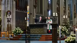 Karnevalsgottesdienst im Kölner Dom / © Beatrice Tomsasetti (DR)