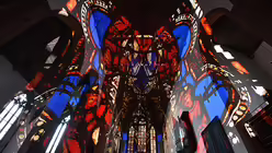 Die Lichtinstallation "luthERleuchtet" im Augustinerkloster in Erfurt / © Martin Schutt (dpa)