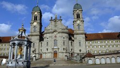 Wallfahrtsort in der Schweiz: Die Benediktinerabtei in der Gemeinde Einsiedeln im Kanton Schwyz / © Wolfgang Radtke (KNA)