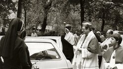 Autosegnung an Christi Himmelfahrt, den 12. Mai 1983 / © KNA (KNA)