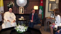 König Abdullah II. empfängt Papst Franziskus  (dpa)