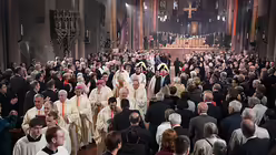 Auszug nach Festgottesdienst / © Arne Dedert (dpa)