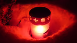 leuchtendes Grablicht / © 4028mdk09